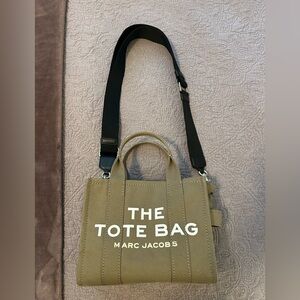 Marc Jacobs The Tote crossbody bag